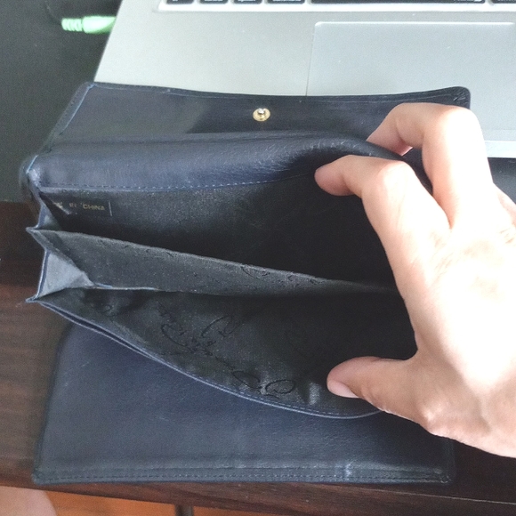 Oscar De La Renta wallet - Picture 14 of 17